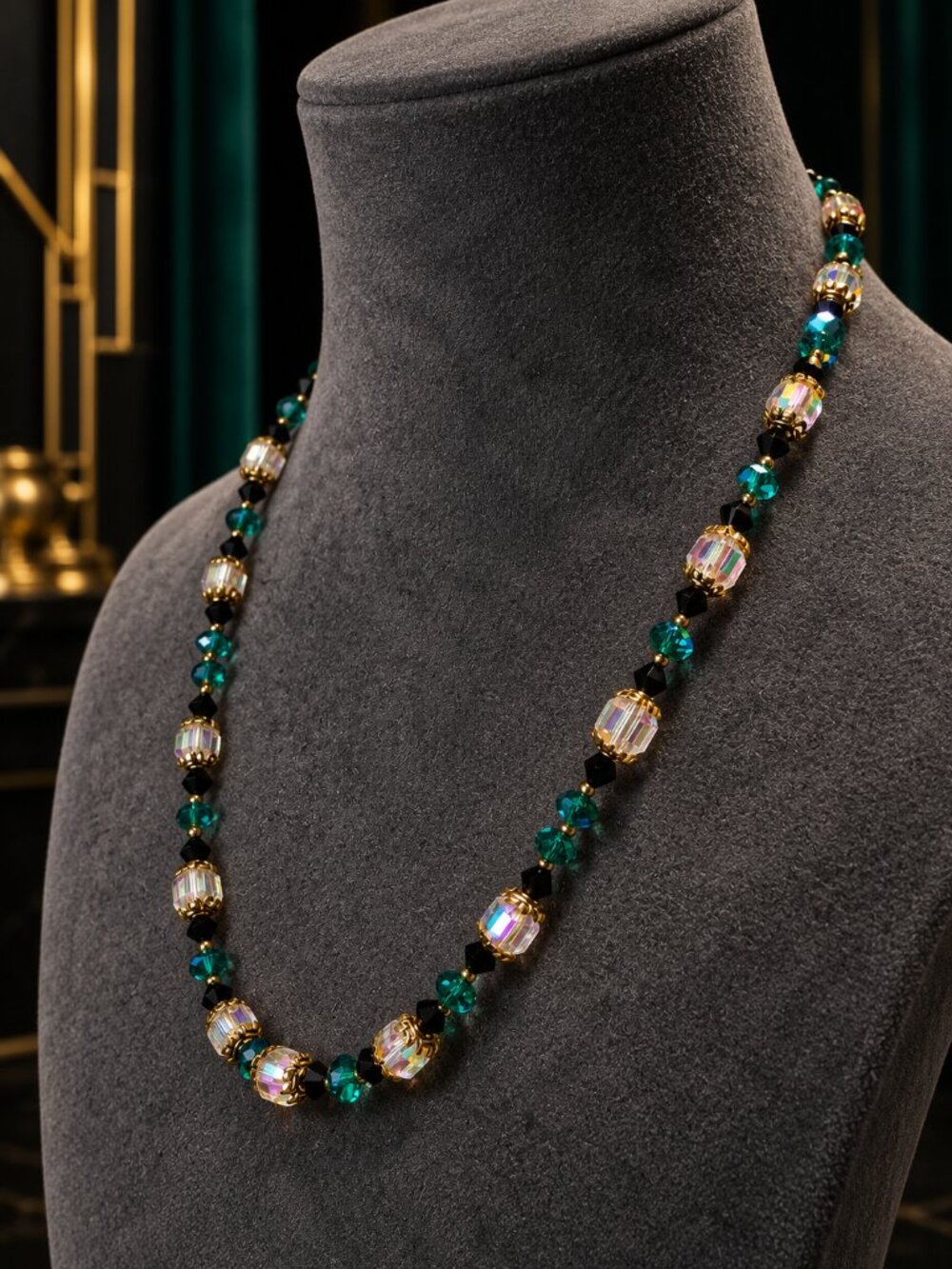 JB Original - Emerald Nocturne– Vintage Swarovski Crystal Necklace & Earring Set - Picture 8 of 11